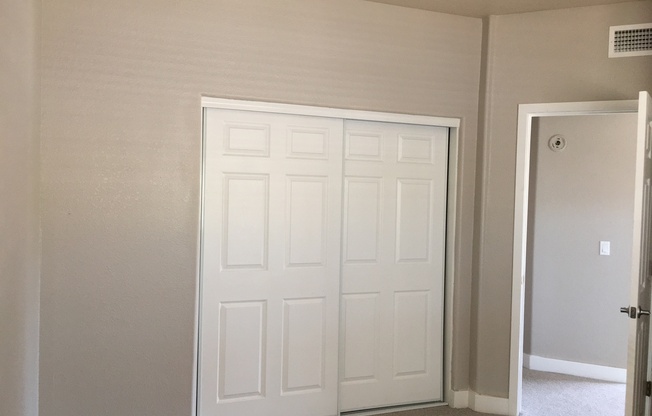 GREAT CONDO NEAR FREEWAY ACCESS!