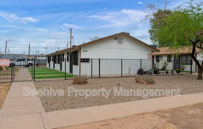 1634 E MONROE ST