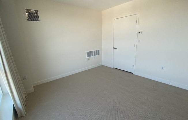 2 beds, 2 baths, 1,266 sqft, $4,400, Unit 1112