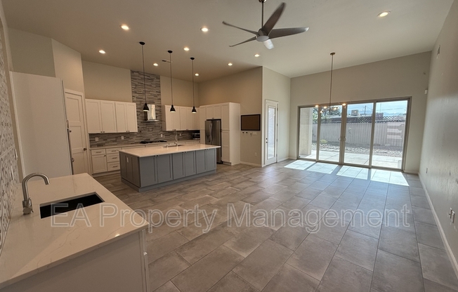 1210 11 ST NW
