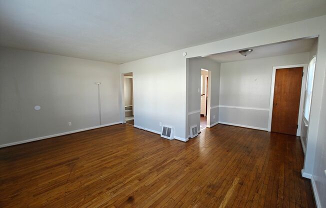 CHARMING 2 BED 1 BATH SINGLE FAMILY HOME