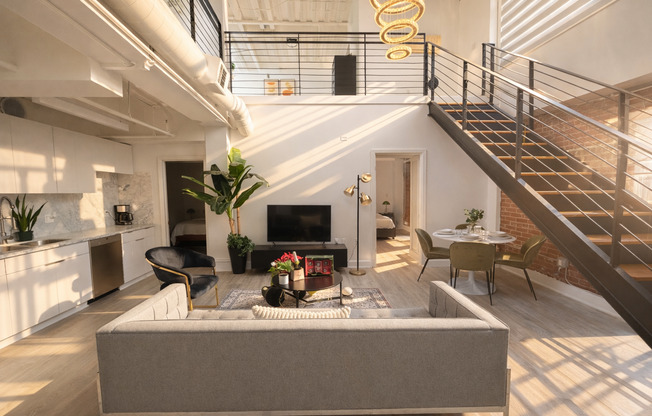 3 beds, 2 baths, 1,675 sqft, $5,800, Unit 1012