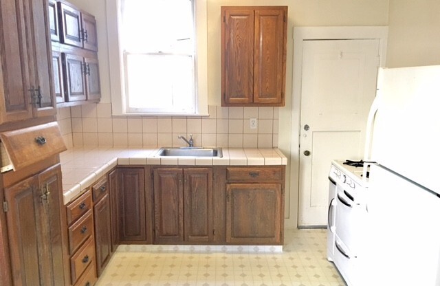 Studio, 1 bath, $2,425, Unit 2