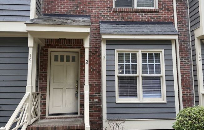 2 bd 1.5 ba Townhouse