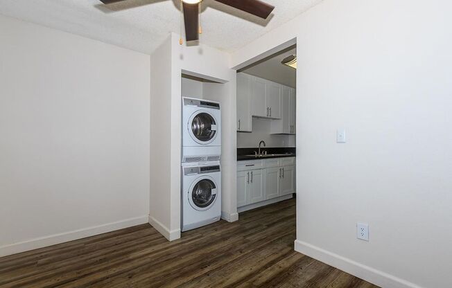 2 beds, 1 bath, 875 sqft, $2,416, Unit Unit 28