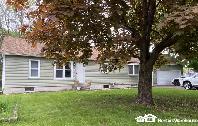 1317 S DIAMOND LK RD