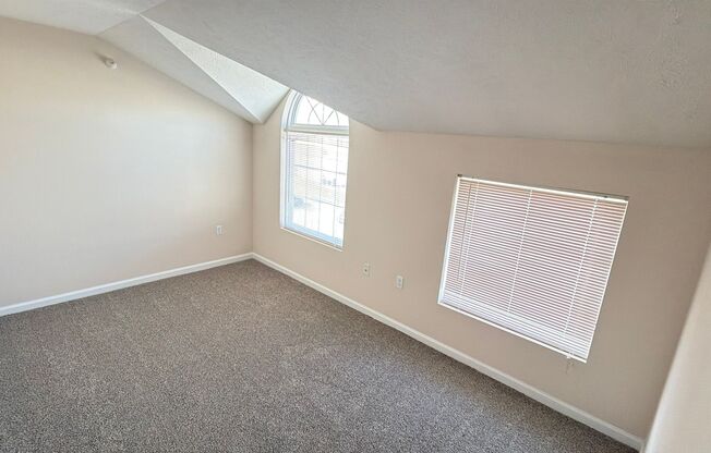 2 beds, 1 bath, 1,047 sqft, $1,242, Unit 14-301