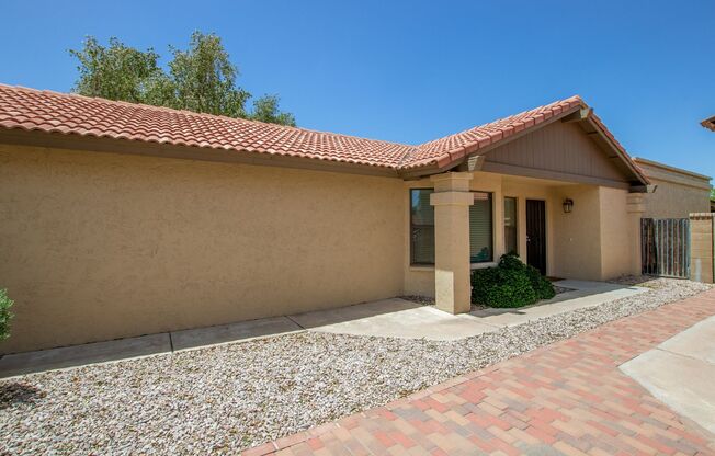Beautifully upgraded 2 Bedroom/2 Bath Home in Chandler!