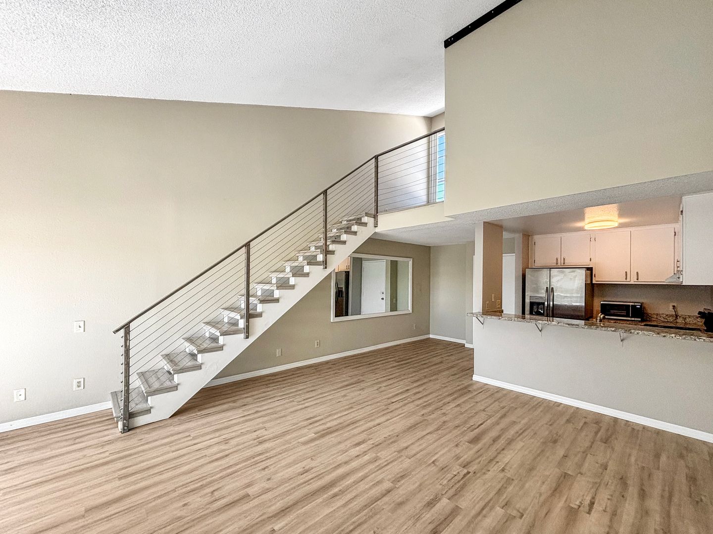 Spacious 1BD/1BA Condo in the Bay Ho Community W/ Community Pool & Laundry!