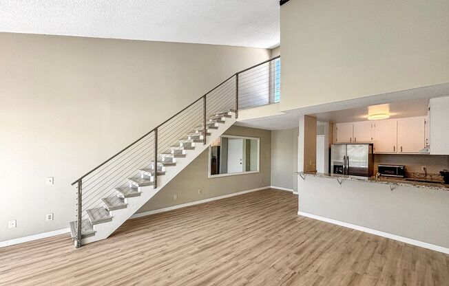 Spacious 1BD/1BA Condo in the Bay Ho Community W/ Community Pool & Laundry!