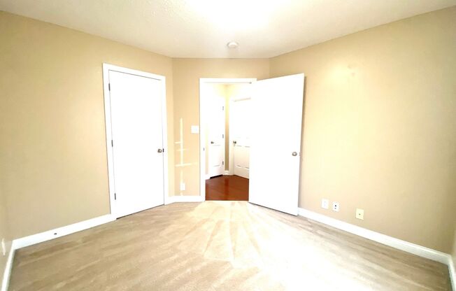 3 beds, 2 baths, $1,895, Unit # JO CT