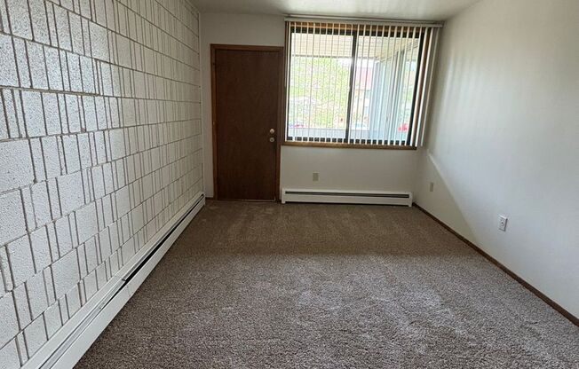 2 beds, 1 bath, 833 sqft, $1,299, Unit 3955 - 4