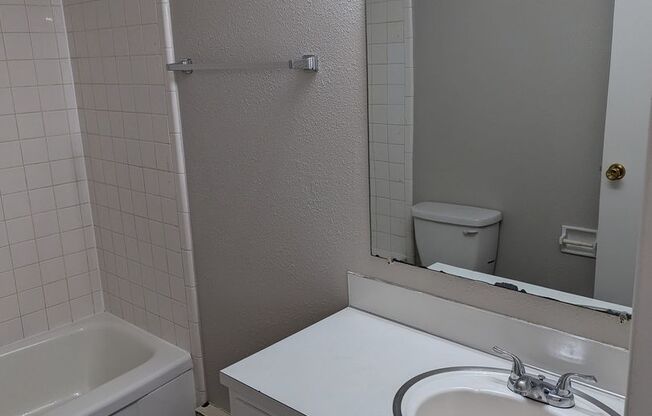 1 bed, 1 bath, $1,150, Unit 16