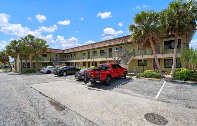 GORGEOUS FULLY RENOVATED 2ND FLOOR 2 BEDROOM 1 BATHROOM CONDO LOCATED JUST 5 MINUTES FROM VENICE BEACH!