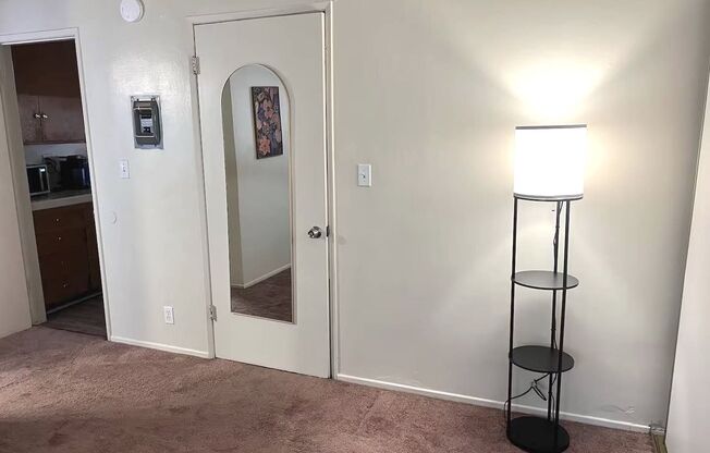 1 bed, 1 bath, 540 sqft, $2,017, Unit 6