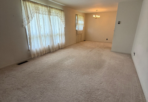 490 SUNLINER DR