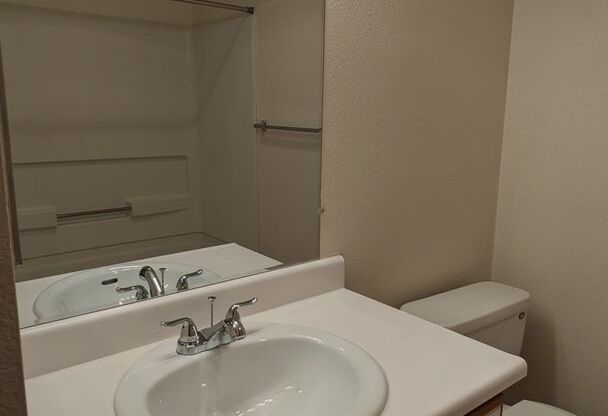 1 bed, 1 bath, 650 sqft, $1,225, Unit 4048