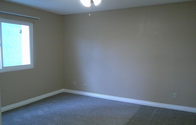 2 beds, 1.5 baths, 900 sqft, $2,400, Unit 48-55D