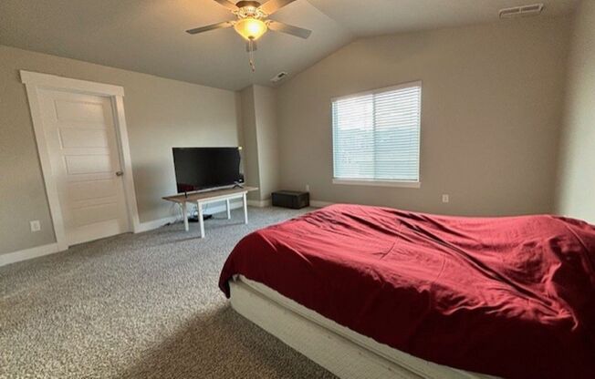 Stunning 3 bedroom Lehi home- Take $250 off today!!