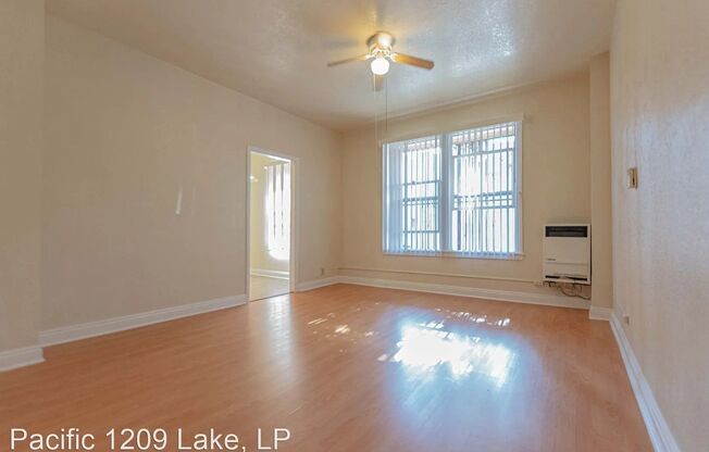 Studio, 1 bath, 425 sqft, $1,450, Unit 302