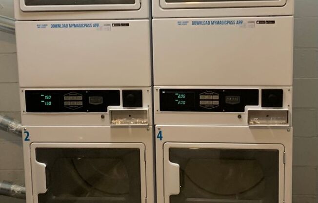 2 beds, 1 bath, 930 sqft, $1,620, Unit C005