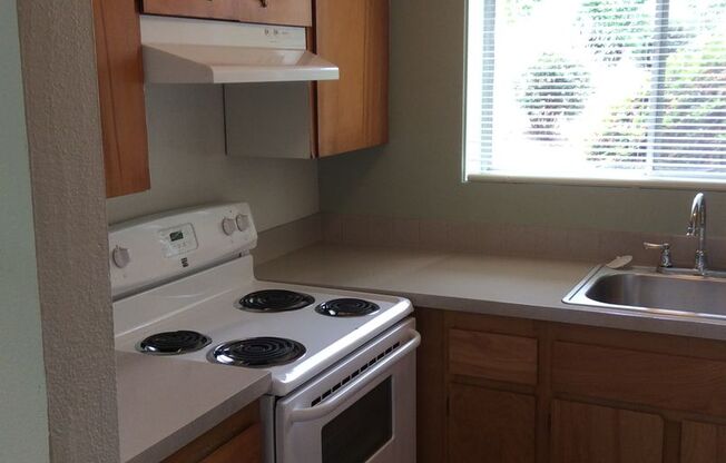 2 beds, 1 bath, 740 sqft, $1,450, Unit 103