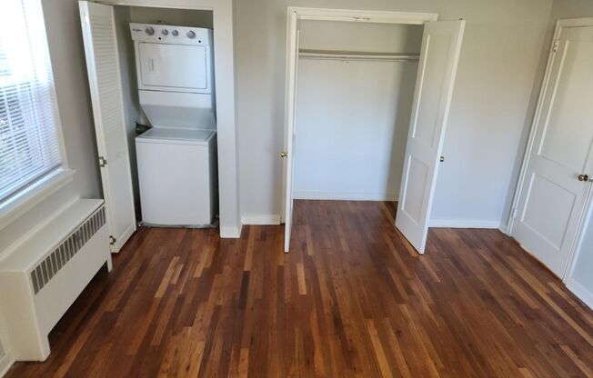 2 beds, 1 bath, 897 sqft, $2,385, Unit A-15