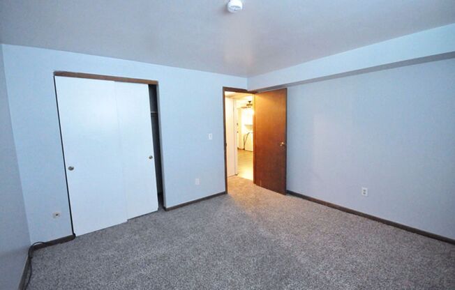 2 beds, 1 bath, $1,255, Unit 191 D