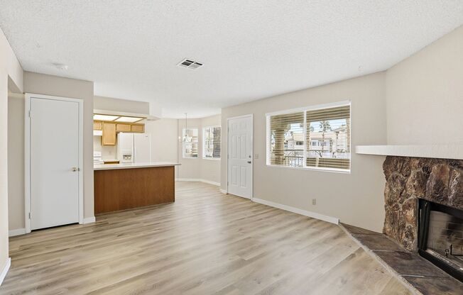 2 bed, 2 bath Condo Right outside of Summerlin!