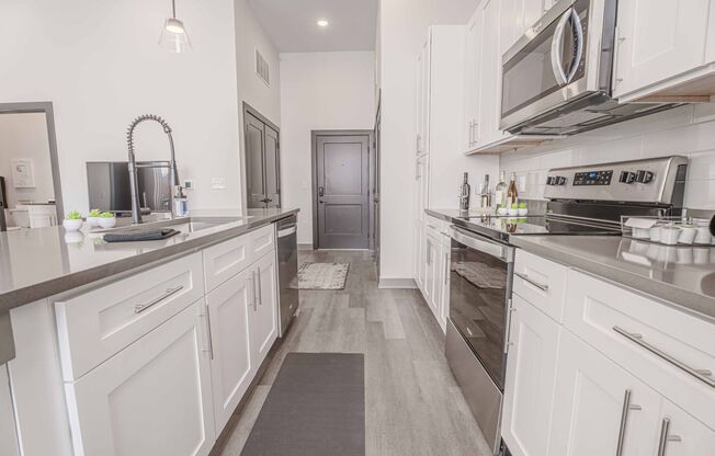 1 bed, 1 bath, 725 sqft, $1,610, Unit A111