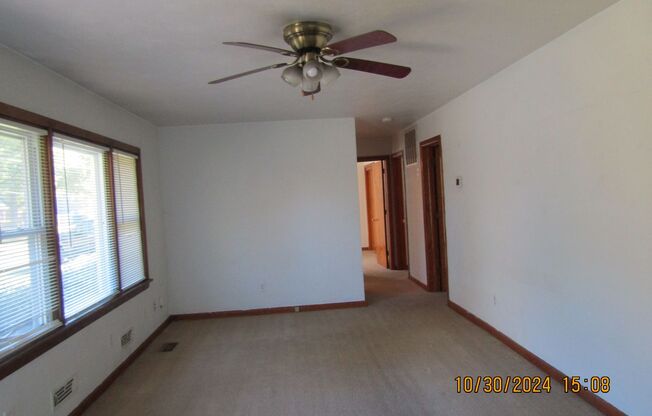 3 beds, 1 bath, $1,595