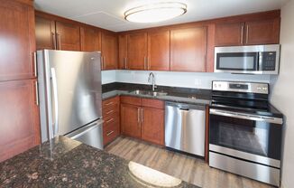 2 beds, 2 baths, 945 sqft, $2,185, Unit 607