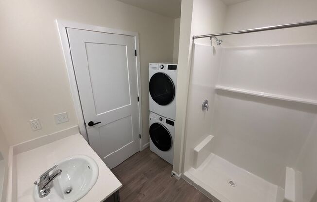 Studio, 1 bath, 398 sqft, $1,325, Unit 408