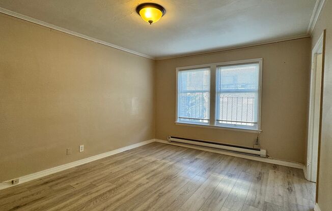 Spacious Units in a Vintage Brick Building- Walk to Seattle Center, Shops,and Restaurants!
