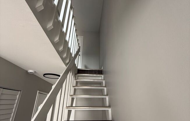 2 beds, 1.5 baths, $2,700, Unit 303