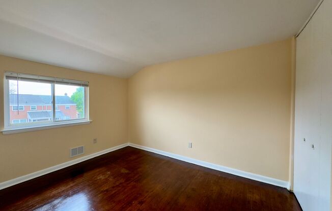 Charming 3-Bedroom Townhome in Baltimore