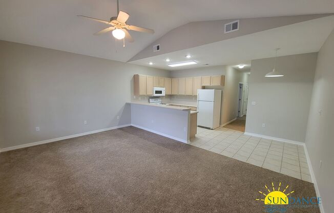 Great 2 Bedroom Unit in Santa Rosa!