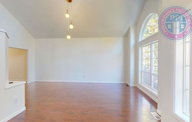 Luxury Living - Bull Mountain, Custom Home | 1/4-Acre Lot | Cul-de-Sac | Green Space Views | Central Air