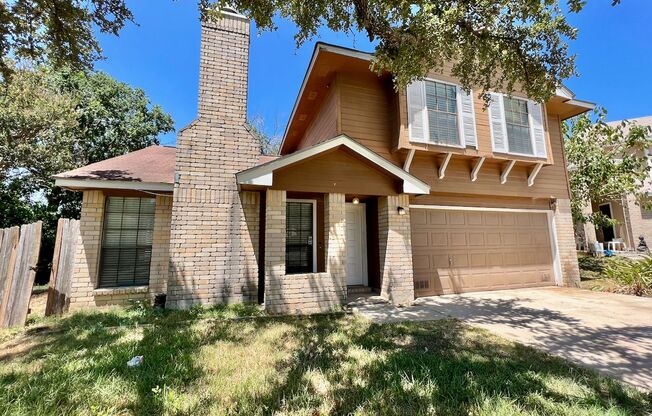 Spacious 3-Bed 2.5-Bath on Northeast Side (inside 1604) 18-Month LEASE SPECIAL!