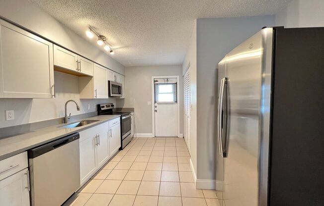 2 beds, 2 baths, 896 sqft, $1,895, Unit 5546