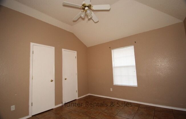 3 beds, 2 baths, $875