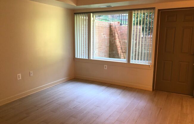 1 bed, 1 bath, 975 sqft, $2,575, Unit 1804WL-0T1