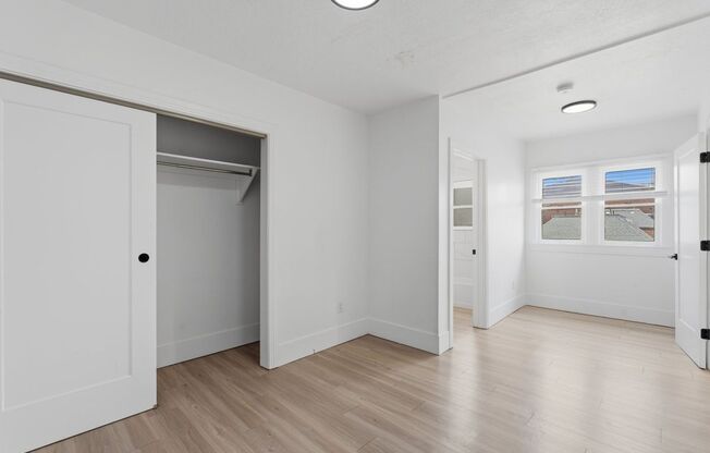 2 beds, 1 bath, $1,575, Unit 20