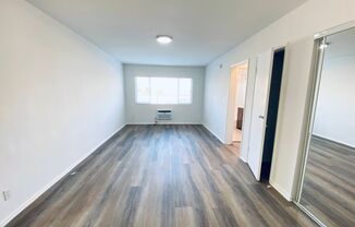 5725-29 Vineland Ave