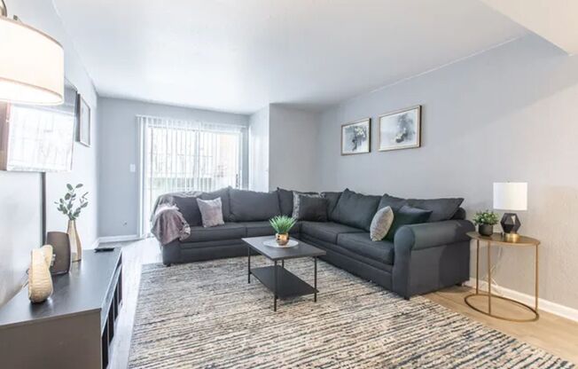 1 bed, 1 bath, 590 sqft, $1,015, Unit 79