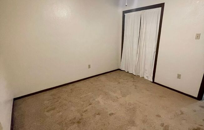 2 beds, 1 bath, $750