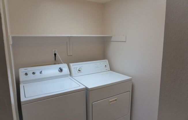 3 beds, 2 baths, $1,175, Unit Unit A