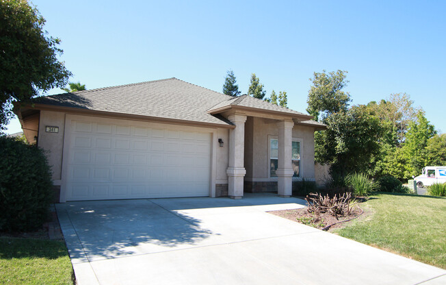 Modern 3 Bedroom, 2 Bath Home in Orland