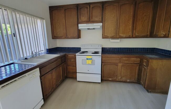 3BD/1.5BA Condo in Oceanside!