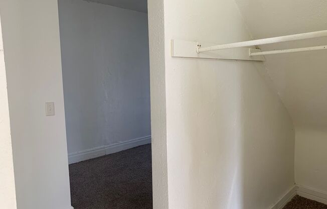 1 bed, 1 bath, $725, Unit Apt 1